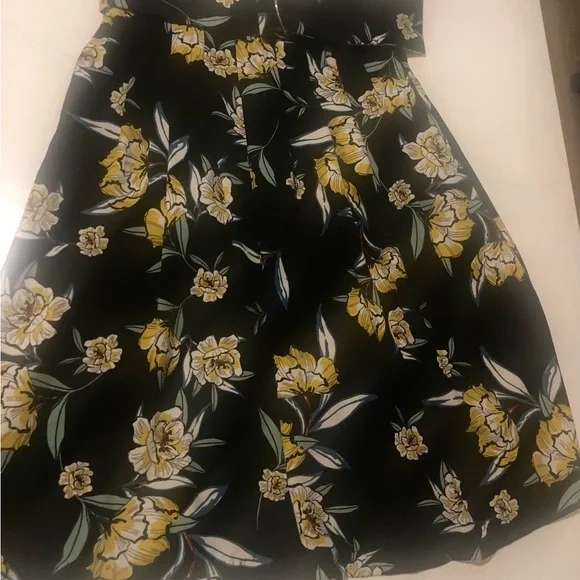 Zara black floral midi length paperbag waist skirt with pockets - size S - Picture 3 of 6